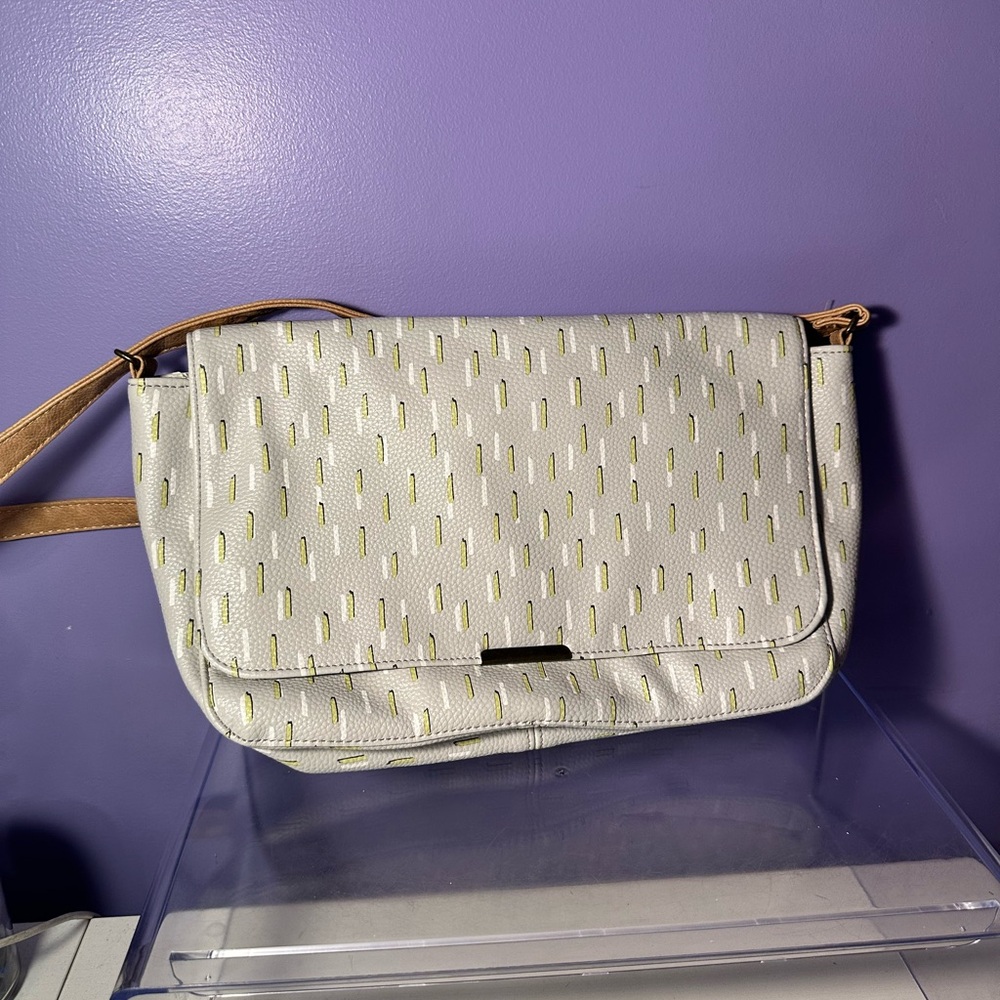 Elegant White and Gold Women's Bag
